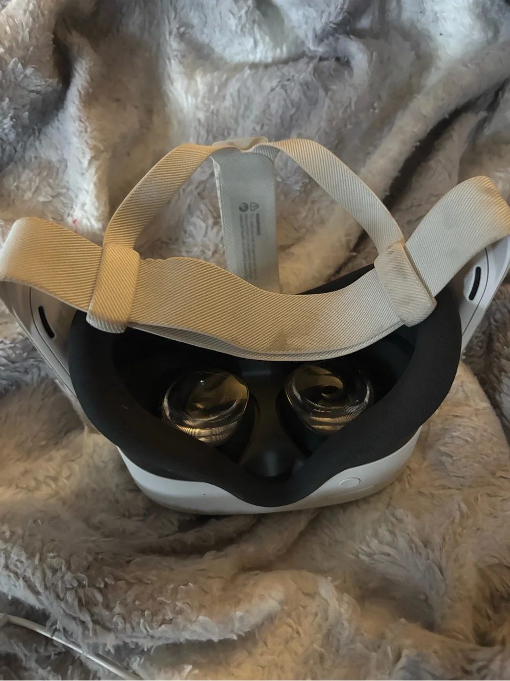 Meta Quest 3S White Standalone VR Headset with Black Accents and Controllers